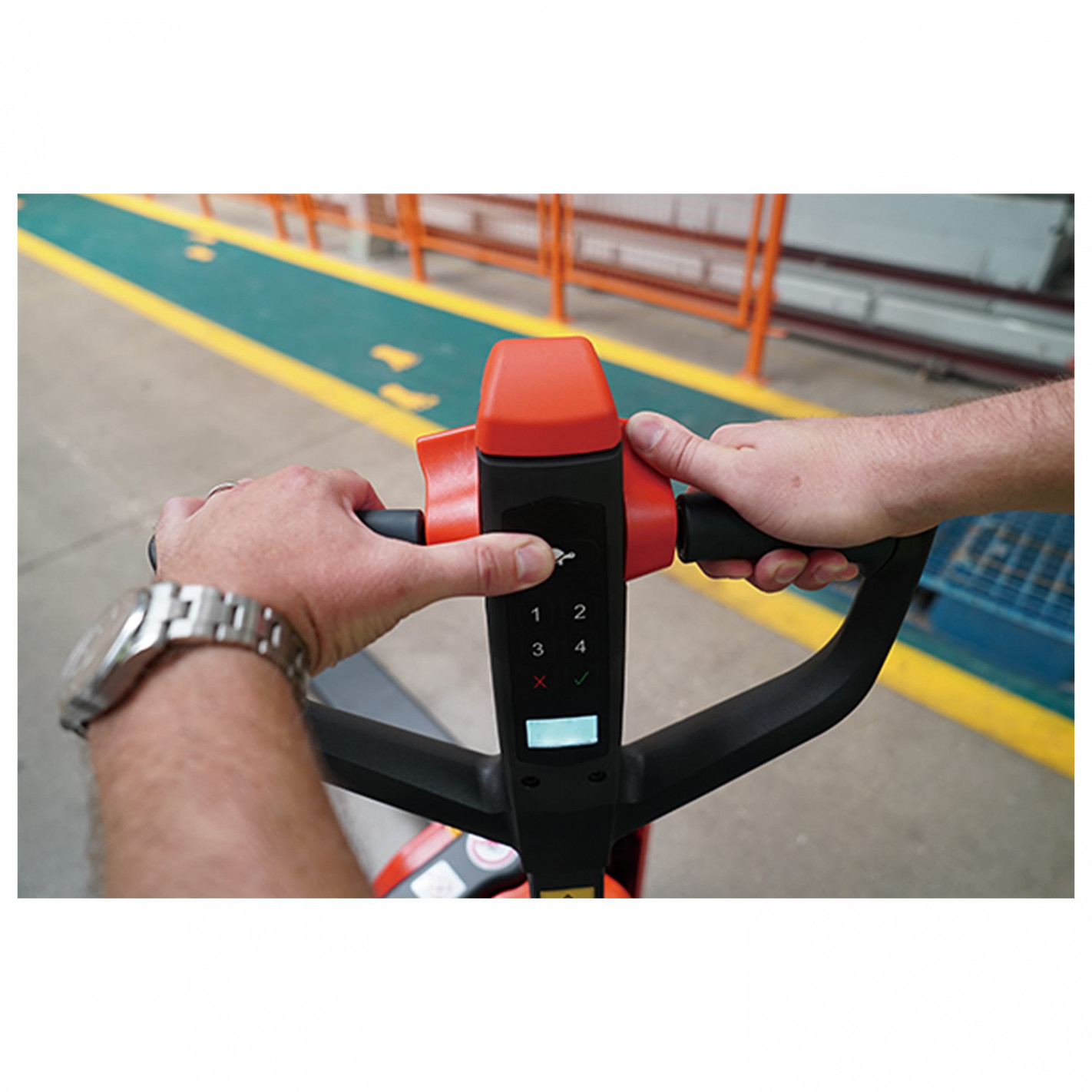 transpaleta-electrica-1500kg-pte15n 15